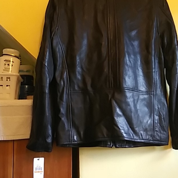 Brand new leather Andrew Marc - Picture 3 of 5